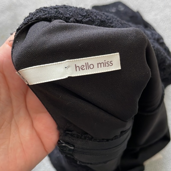 Black lace dress - Picture 4 of 5